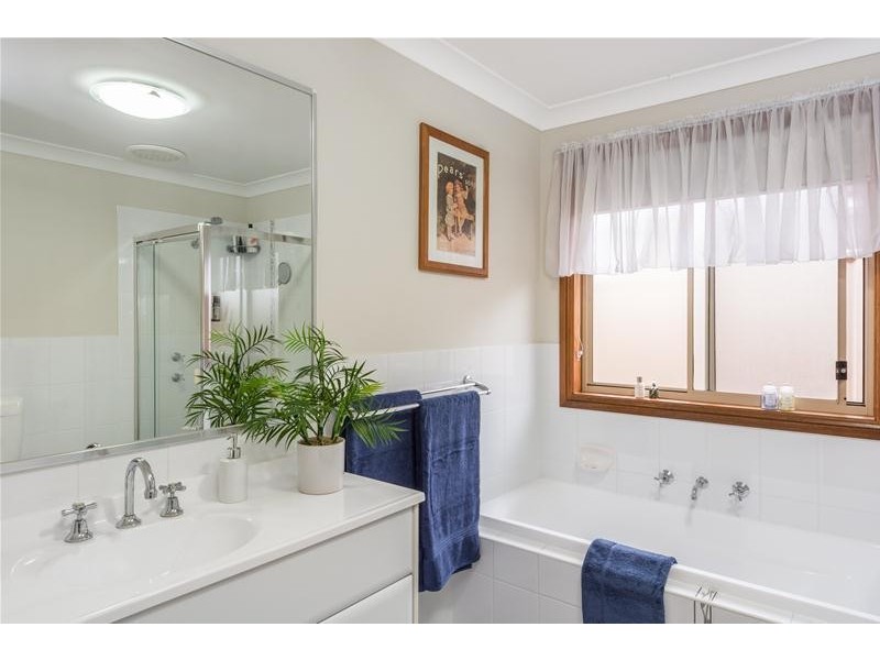 8 Rock Lilly Close, Worrigee NSW 2540