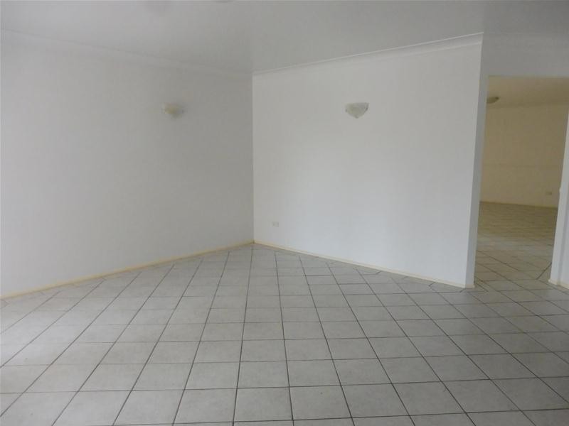 8 Gleneagle Parade, North Nowra NSW 2541