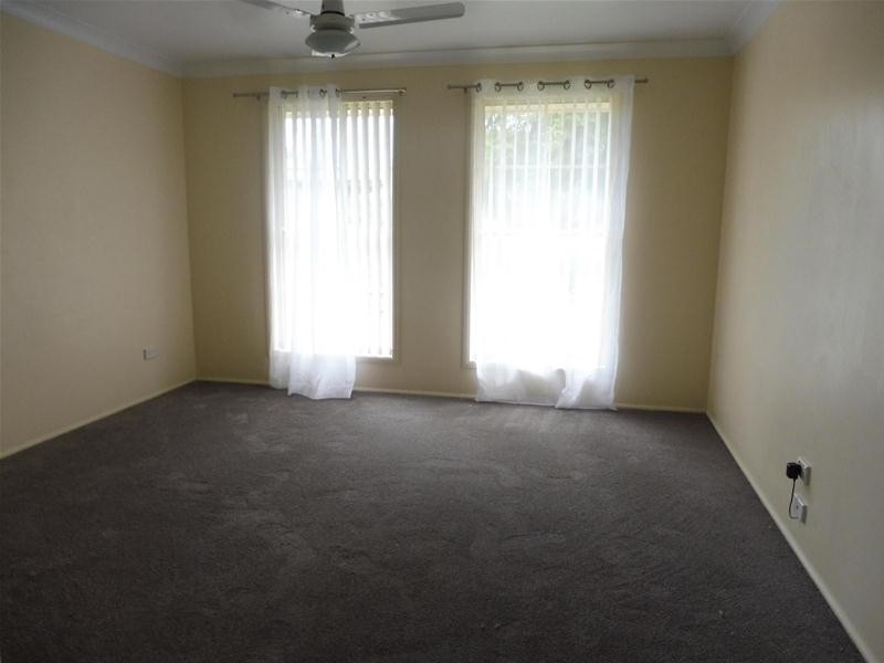 8 Gleneagle Parade, North Nowra NSW 2541