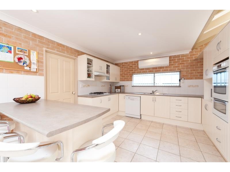 7 Gardenia Crescent, Bomaderry NSW 2541