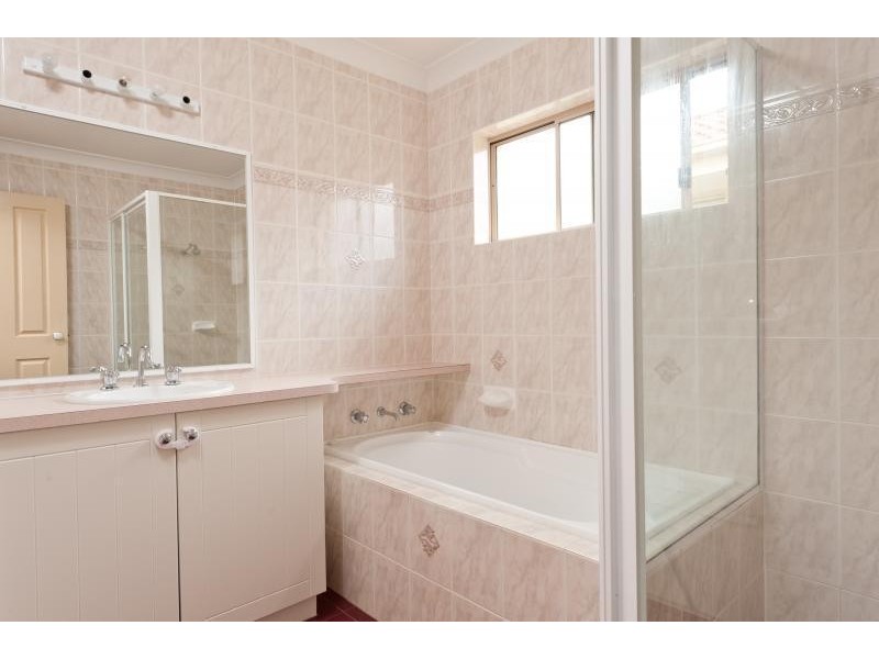 7 Gardenia Crescent, Bomaderry NSW 2541