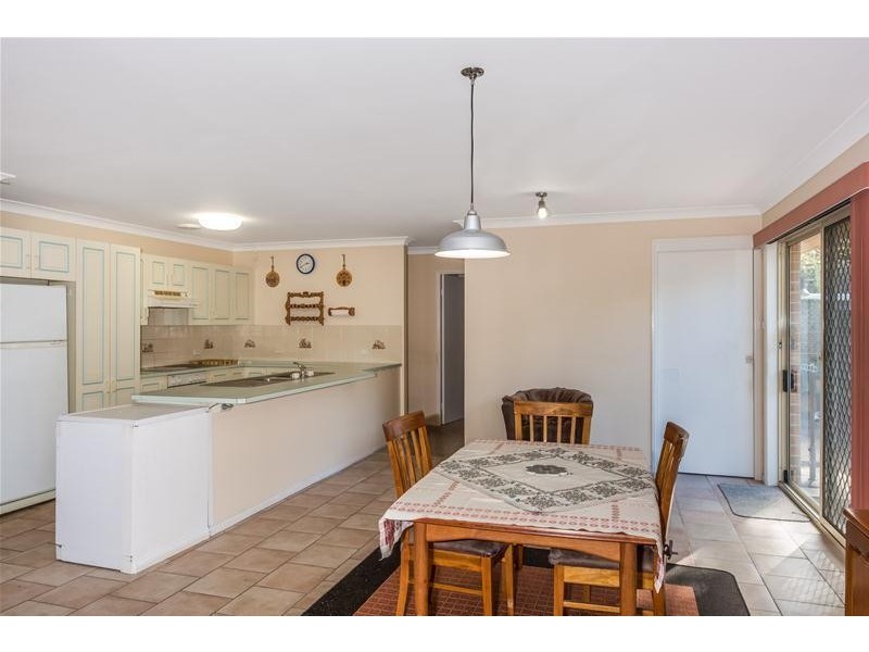 68 Yeovil Drive, Bomaderry NSW 2541