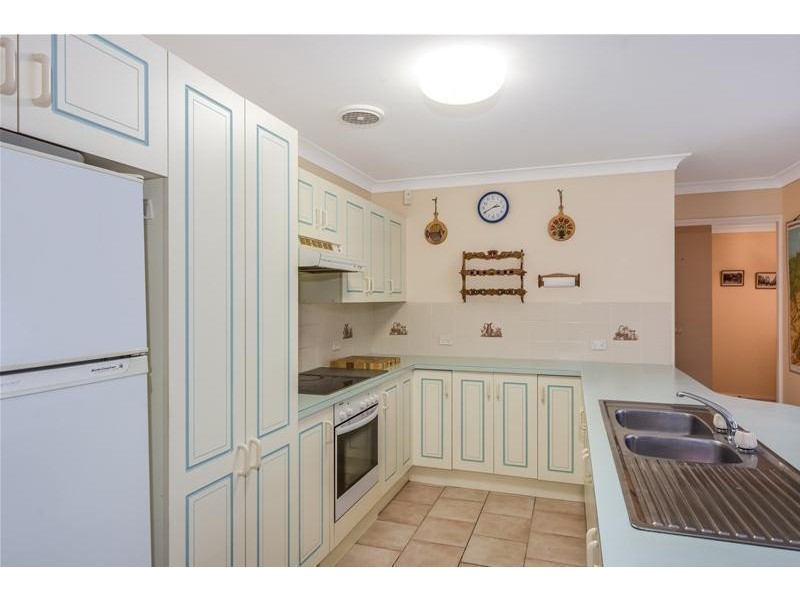 68 Yeovil Drive, Bomaderry NSW 2541