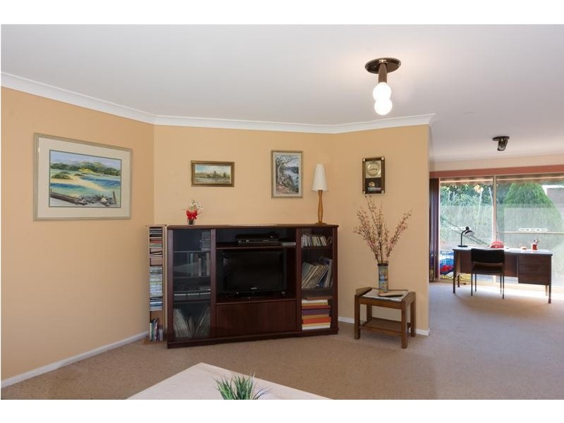 68 Yeovil Drive, Bomaderry NSW 2541