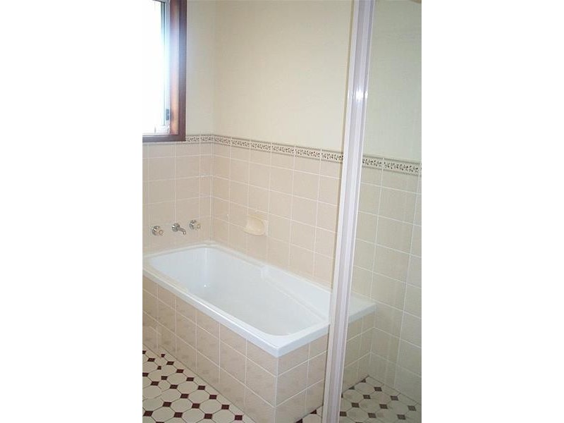 3 Herbert Close, Bomaderry NSW 2541