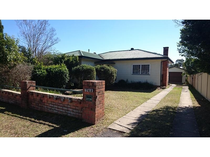123 Plunkett Street, Nowra NSW 2541