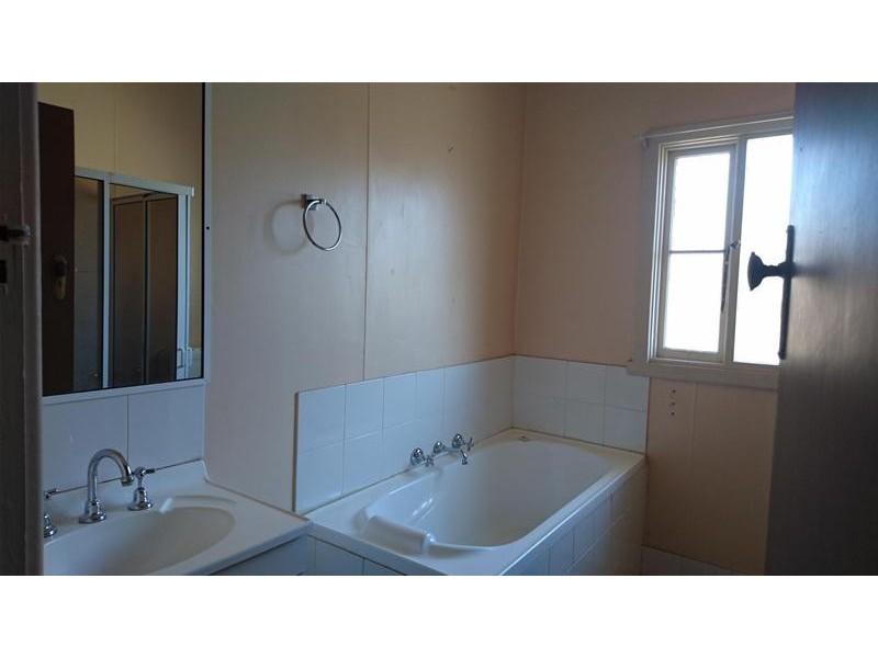 123 Plunkett Street, Nowra NSW 2541