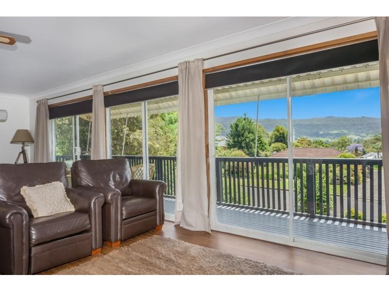 2 Woorin Close, Bomaderry NSW 2541