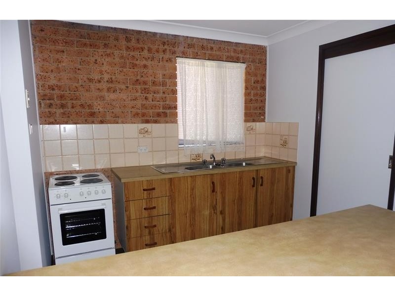 2/331 Princes Highway, Bomaderry NSW 2541