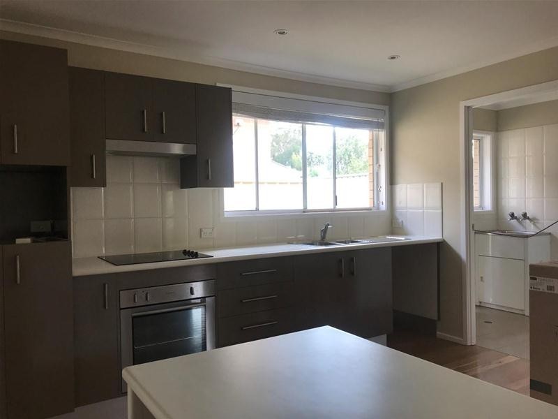 10 Peak Avenue, North Nowra NSW 2541