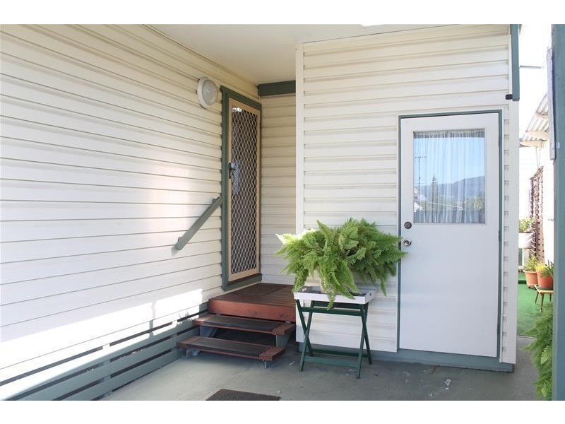 82 278-280 Princes Highway, Bomaderry NSW 2541