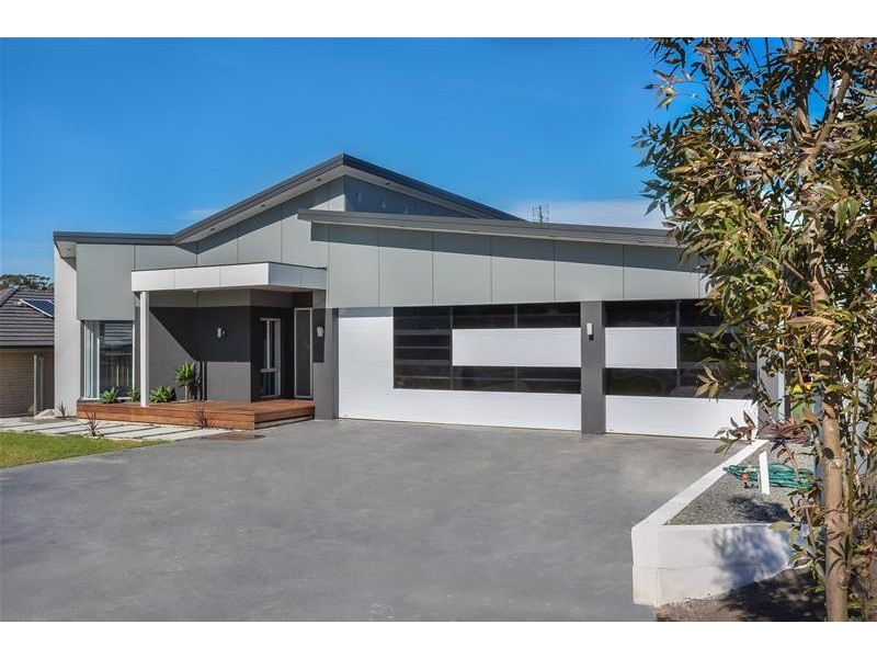 11 Barbata Grove, South Nowra NSW 2541