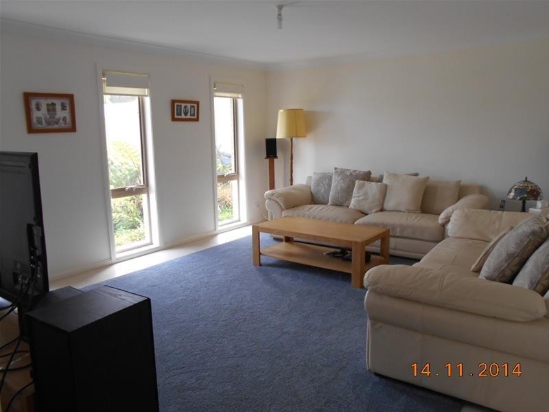 16 Barbata Grove, Worrigee NSW 2540