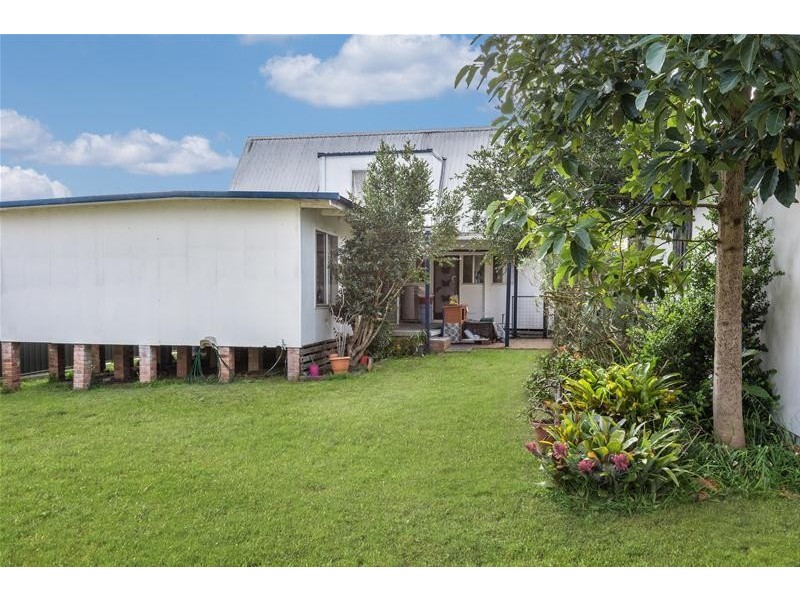12 Tallayang Street, Bomaderry NSW 2541