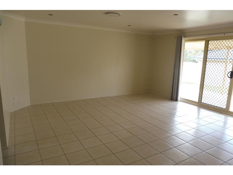 48 Kardella Avenue, Nowra NSW 2541