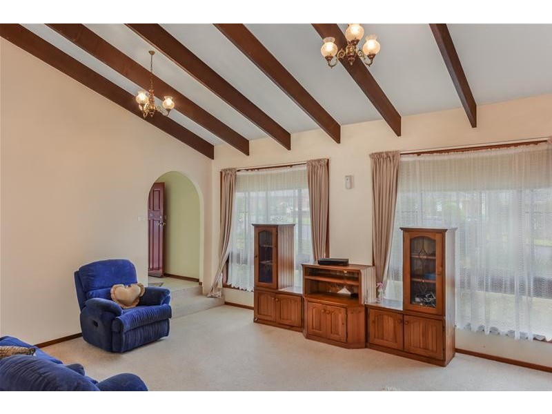 11 Dobbie Close, West Nowra NSW 2541