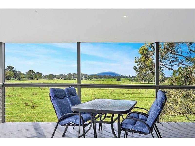 54 Wondalga Crescent, Nowra NSW 2541