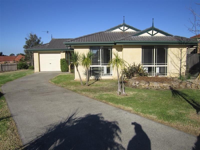 8 Hesperus Close, Nowra NSW 2541