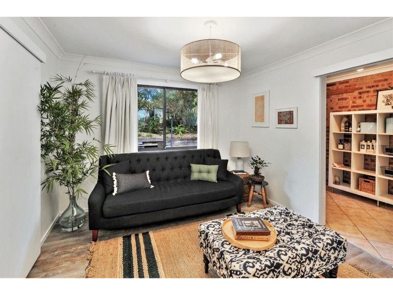 40 Brinawarr Street, Bomaderry NSW 2541