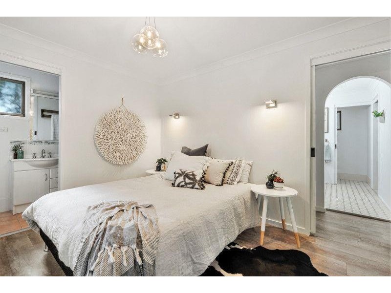 40 Brinawarr Street, Bomaderry NSW 2541