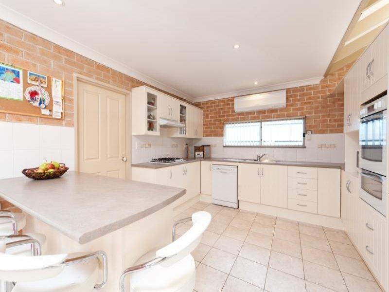 7 Gardenia Crescent, Bomaderry NSW 2541