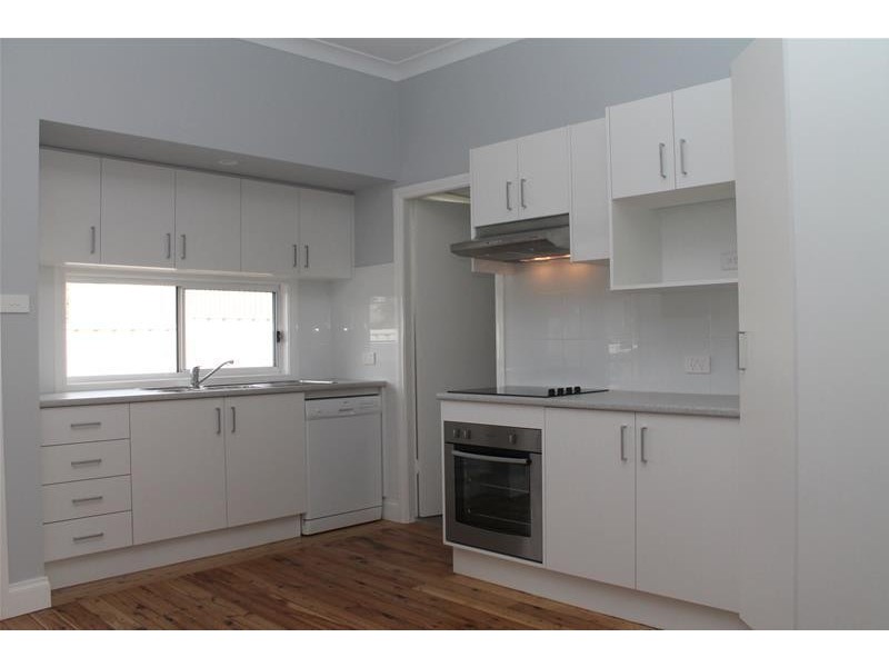 182 Kinghorne Street, Nowra NSW 2541