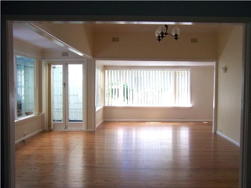 13 Worrigee Street, Nowra NSW 2541