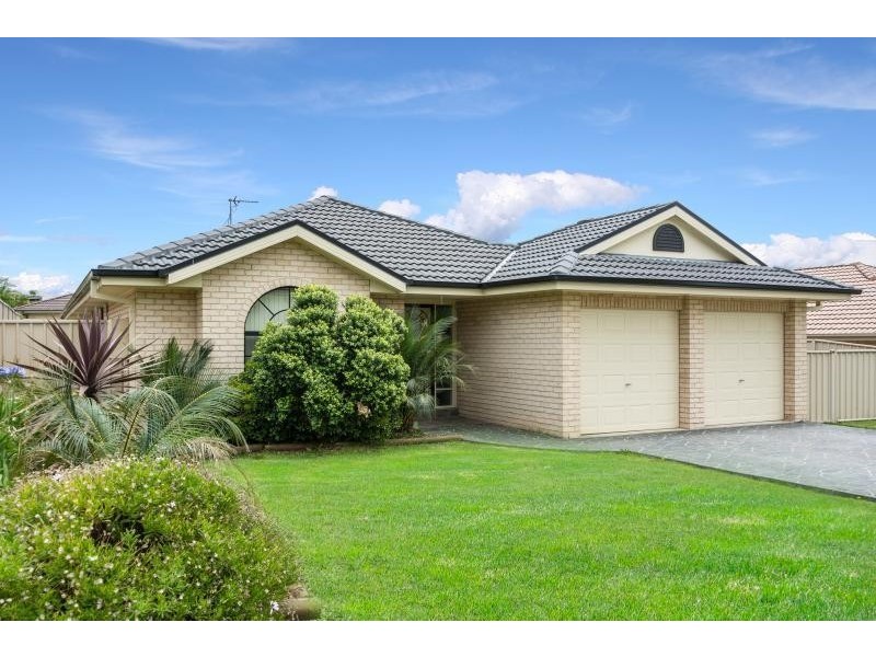 10 Warrigal Street, Nowra NSW 2541