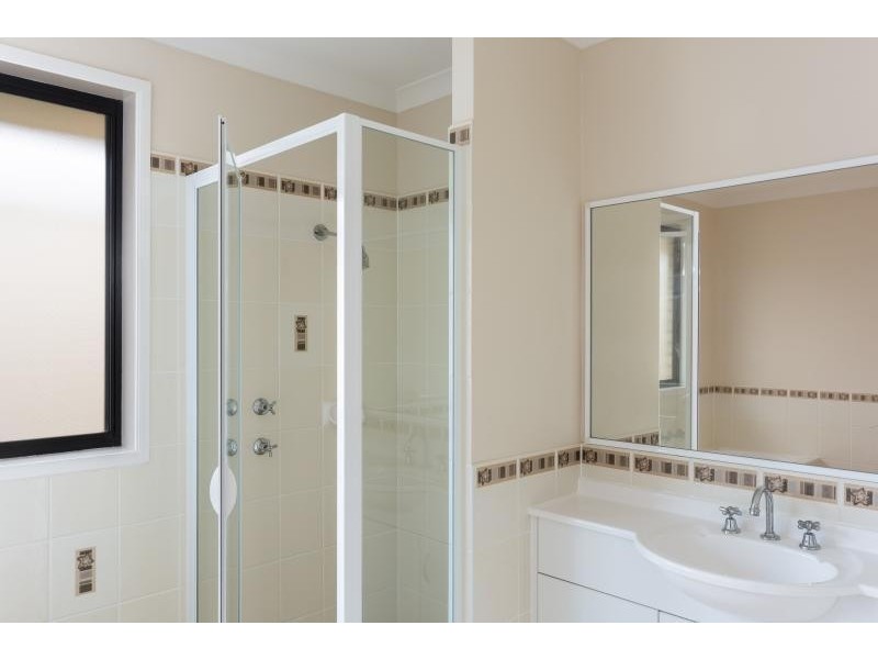 10 Warrigal Street, Nowra NSW 2541