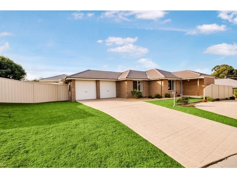 8 Doreen Court, West Nowra NSW 2541