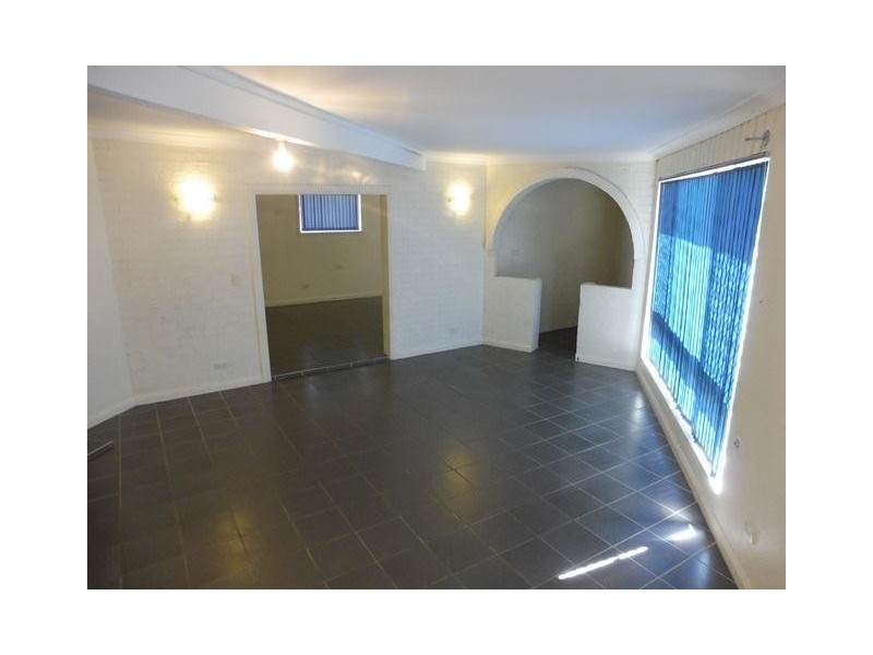 2 Seccombe Street, Nowra NSW 2541