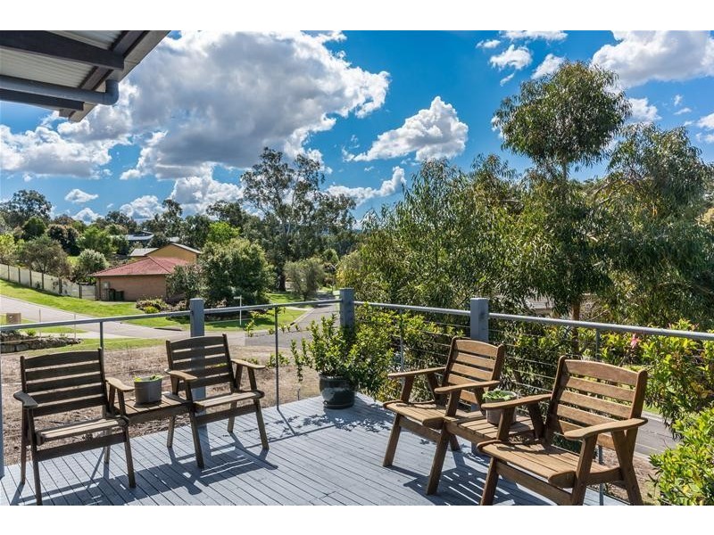 19 Nita Place, Bomaderry NSW 2541