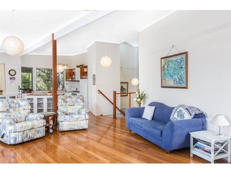 19 Nita Place, Bomaderry NSW 2541