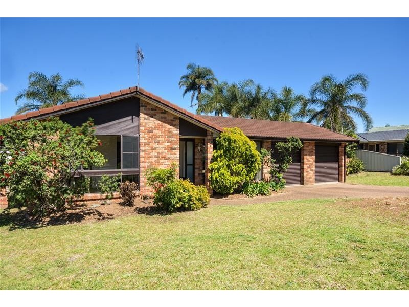 8 Chatsworth Crescent, North Nowra NSW 2541