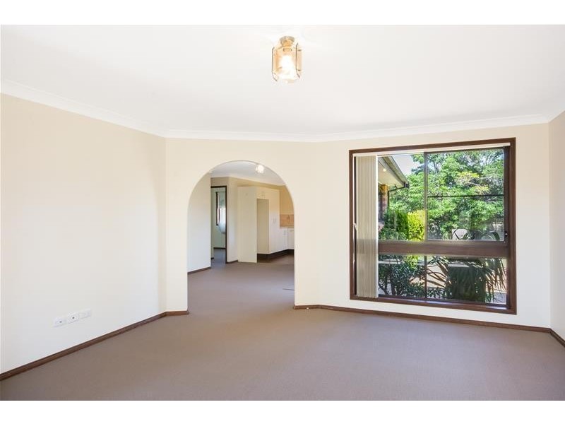 8 Chatsworth Crescent, North Nowra NSW 2541