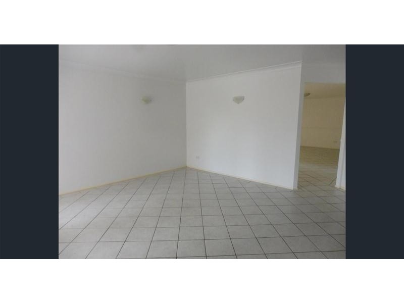 8 Gleneagle Parade, North Nowra NSW 2541