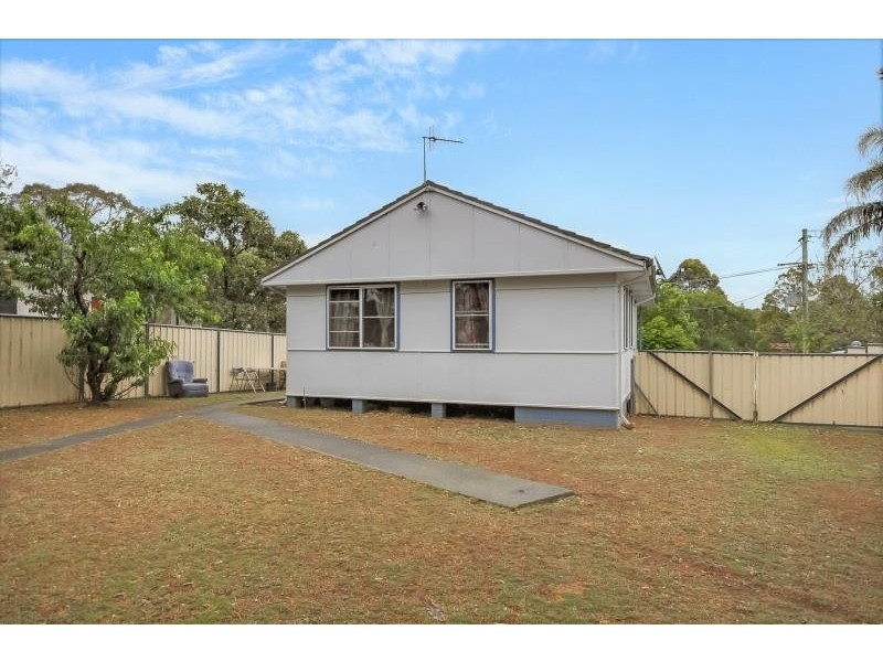 14 Sampson Crescent, Bomaderry NSW 2541