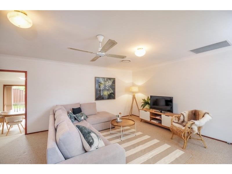 10 Monk Crescent, Bomaderry NSW 2541