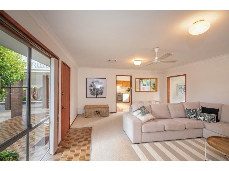 10 Monk Crescent, Bomaderry NSW 2541