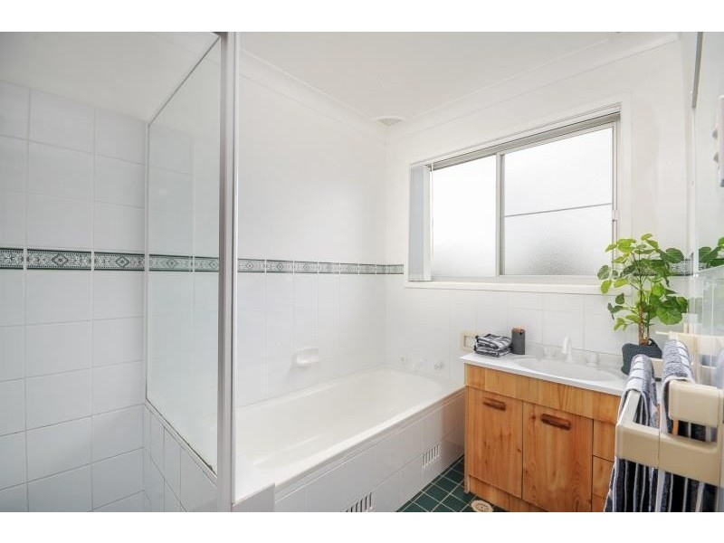 10 Monk Crescent, Bomaderry NSW 2541