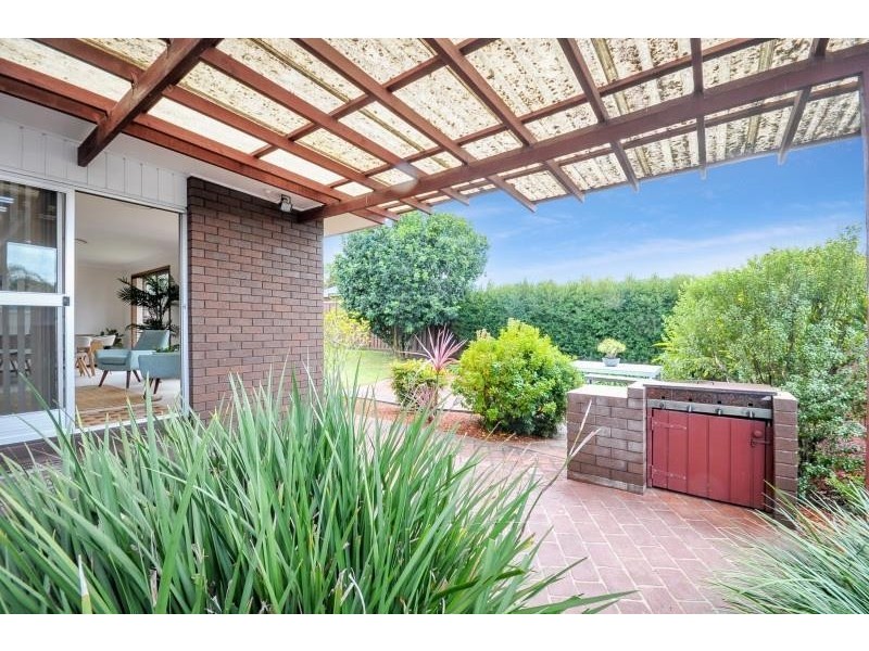 10 Monk Crescent, Bomaderry NSW 2541