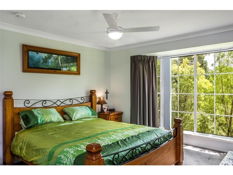 8 Elvin Drive, Bomaderry NSW 2541