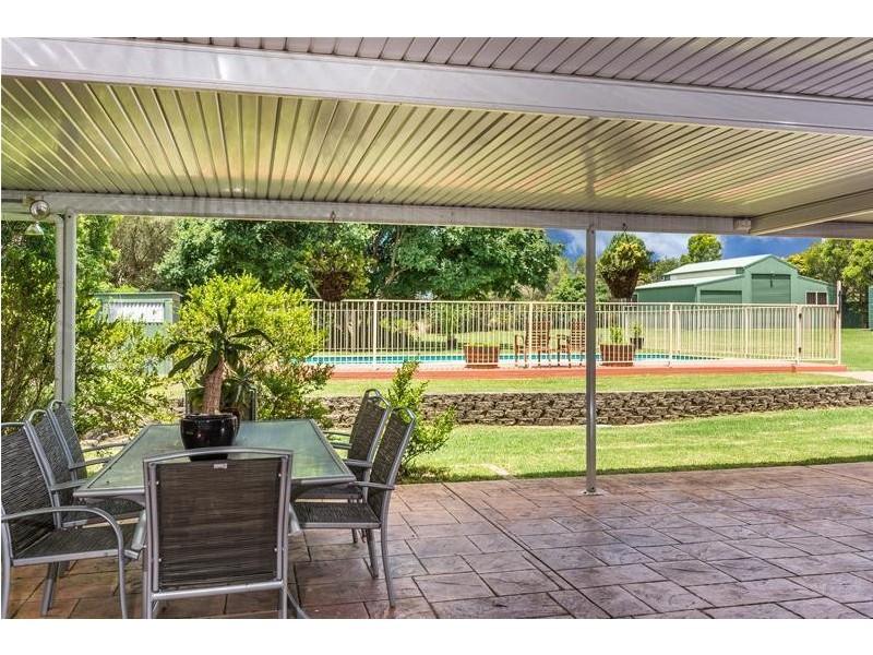 8 Elvin Drive, Bomaderry NSW 2541