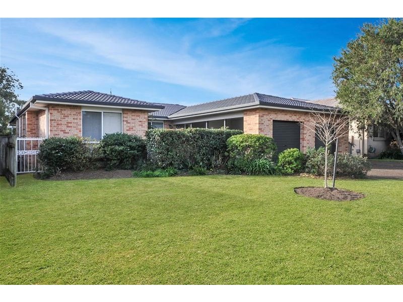 33 Lyrebird Drive, Nowra NSW 2541