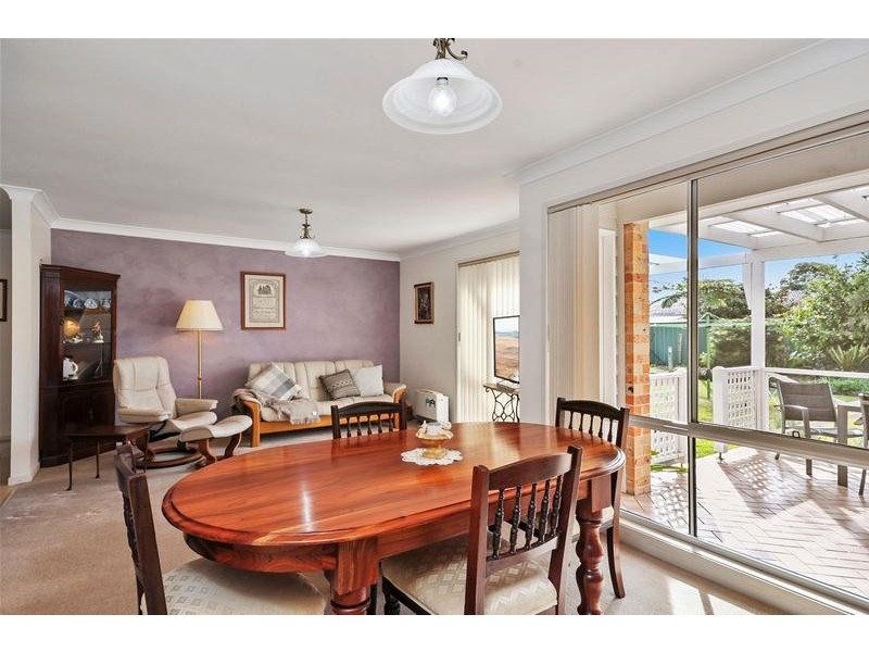 33 Lyrebird Drive, Nowra NSW 2541