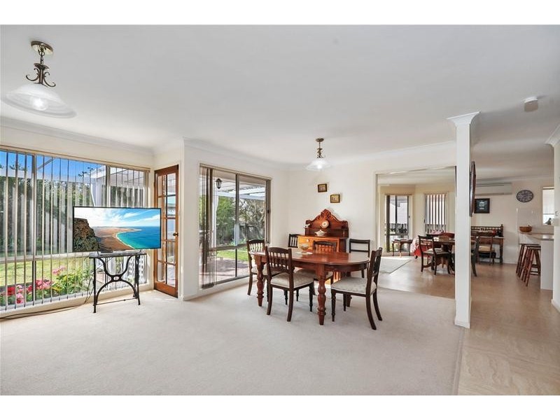 33 Lyrebird Drive, Nowra NSW 2541