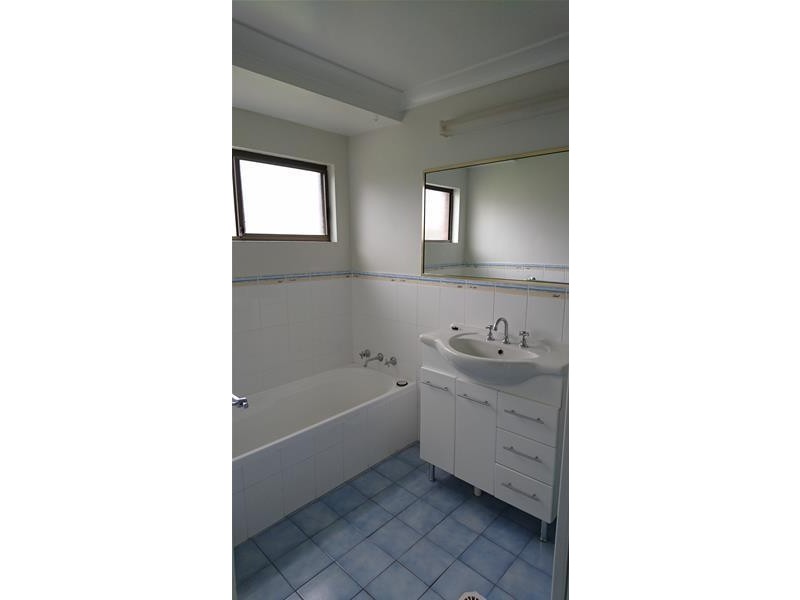 11 Dobbie Close, West Nowra NSW 2541