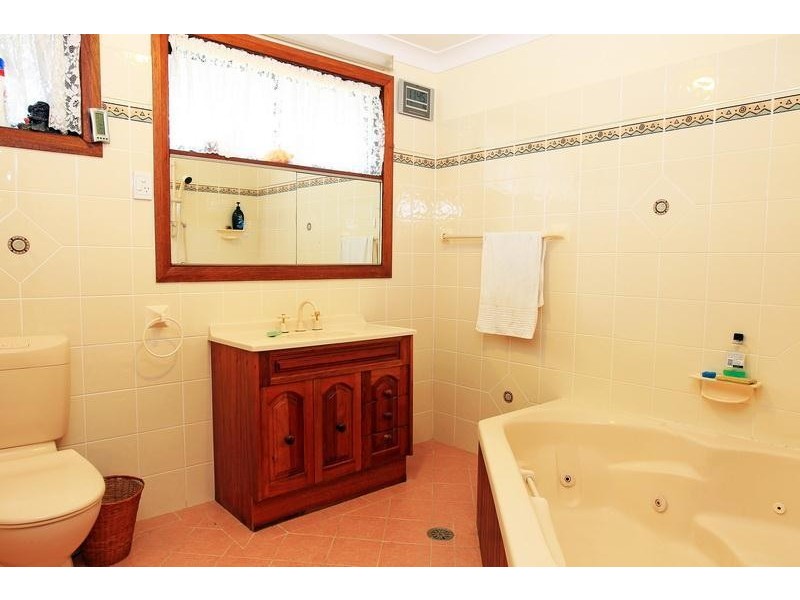 69 Cambewarra Road, Bomaderry NSW 2541