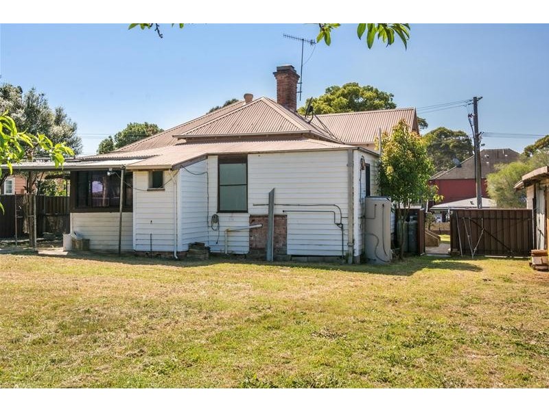 33 Coomea Street, Bomaderry NSW 2541