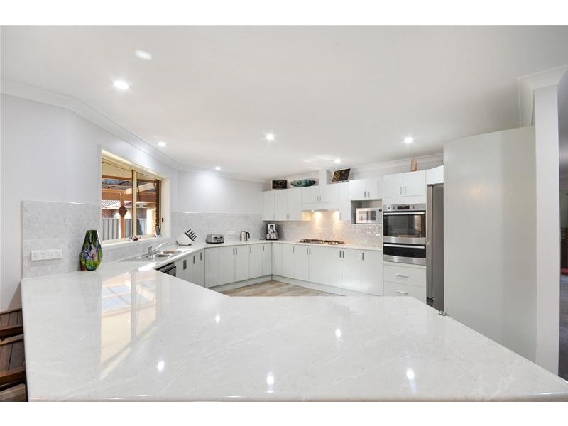 17 Rannoch Drive, West Nowra NSW 2541